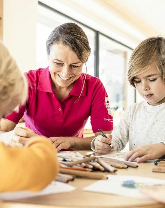 Kinderbetreuung – Kinderhotel Allgäuer Berghof Spielen und Spaß haben in der Kinderbetreuung im Kinderhotel Allgäuer Berghof