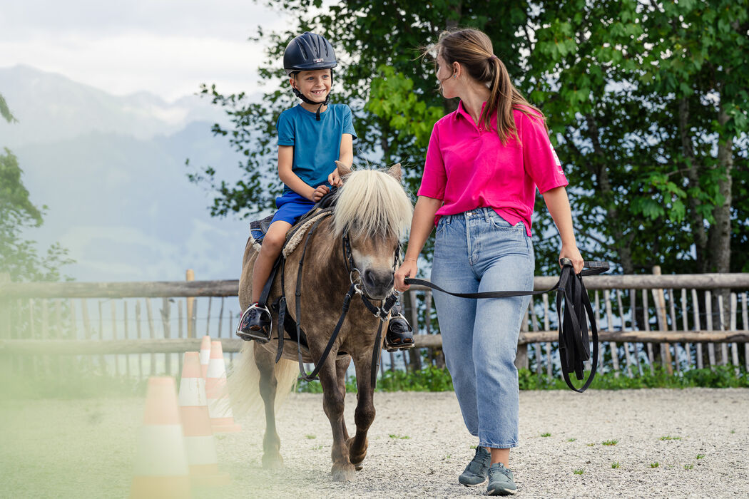 Reiterferien für die Zwergerl im Kinderhotel Allgäuer Berghof