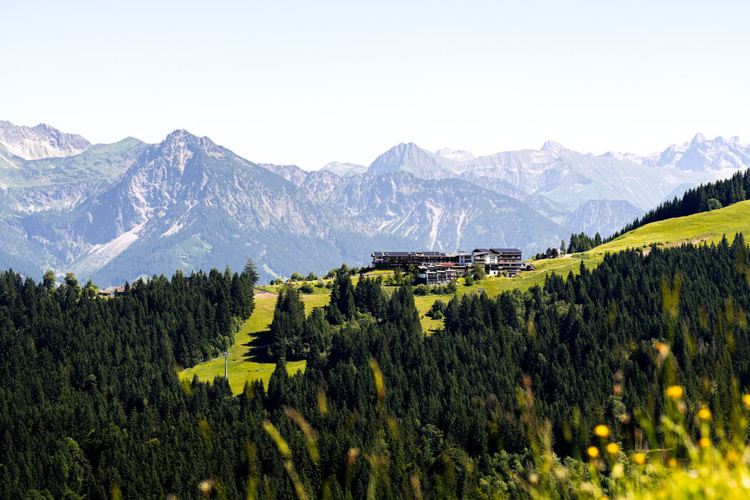 Lage mitten im Wandergebiet - Kinderhotel Allgäuer Berghof