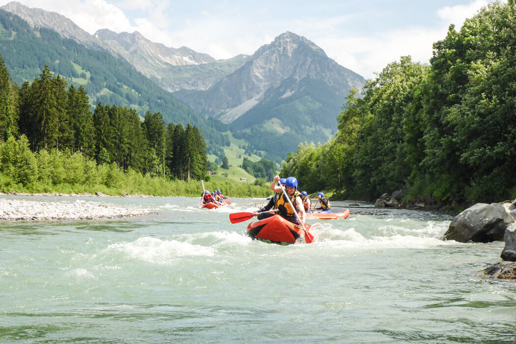 Abenteuer erleben beim Rafting beim Kinderhotel Allgäuer Berghof