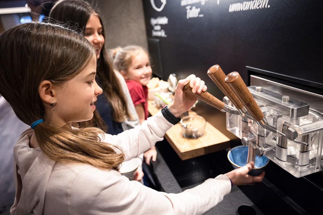 Nachspeise genießen im Kinderhotel Allgäuer Berghof