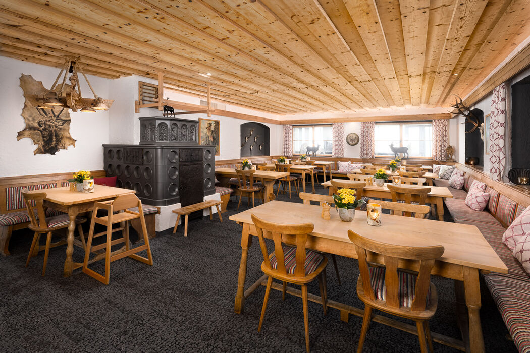 Gemütliches Essen im Familienurlaub im Kinderhotel Allgäuer Berghof