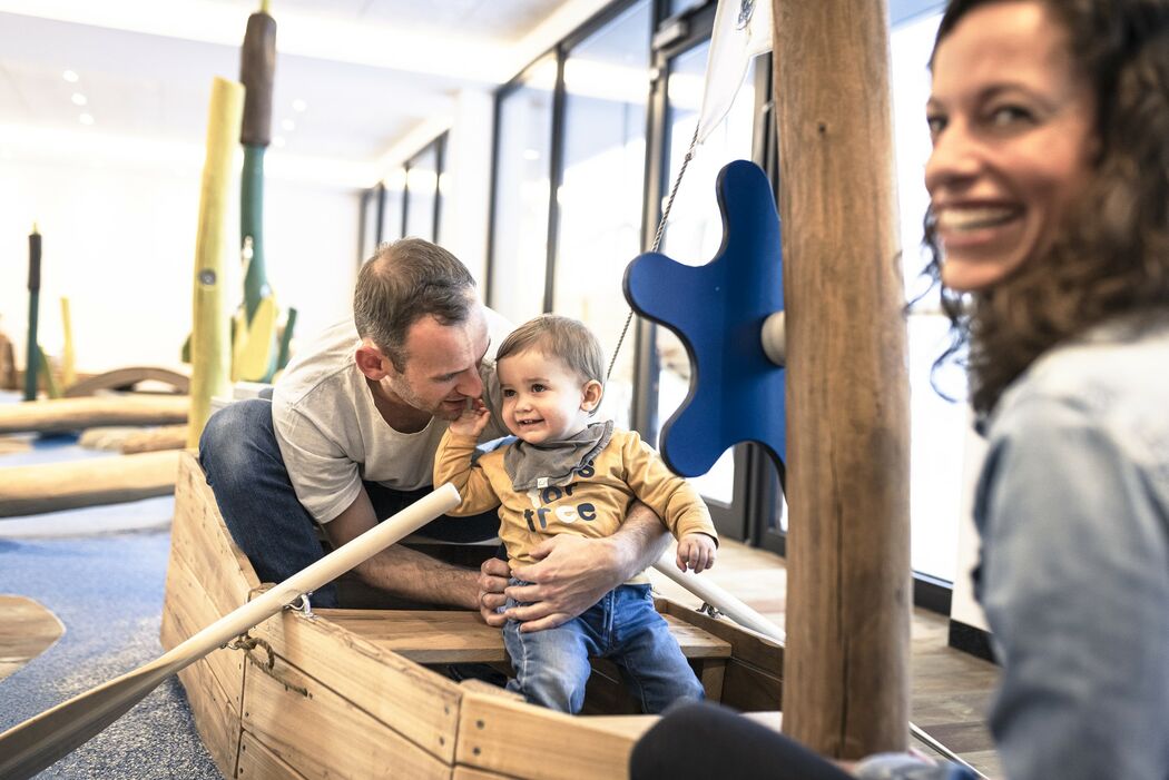 Spielplatz innen im familienfreundlichen Kinderhotel Allgäuer Berghof