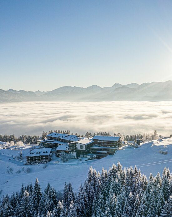 Winterurlaub im Allgäu – Kinderhotel Allgäuer Berghof Skiurlaub mit Kindern direkt an der Piste im Kinderhotel Allgäuer Berghof