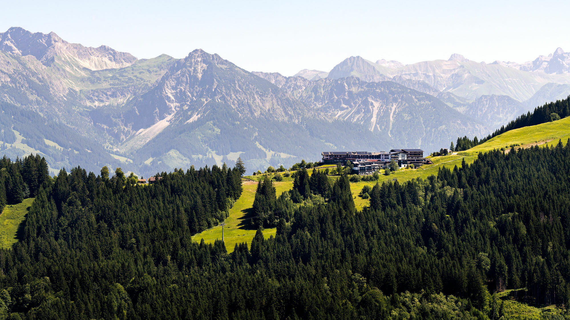 Lage mitten im Wandergebiet - Kinderhotel Allgäuer Berghof