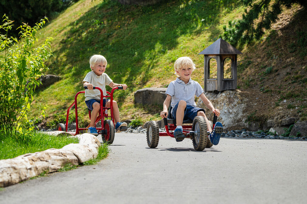 Tret-Kart-Rennstrecke im Kinderhotel Allgäuer Berghof
