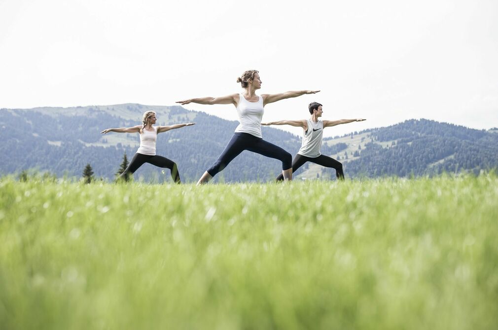 Erholung beim Yoga im Kinderhotel Allgäuer Berghof