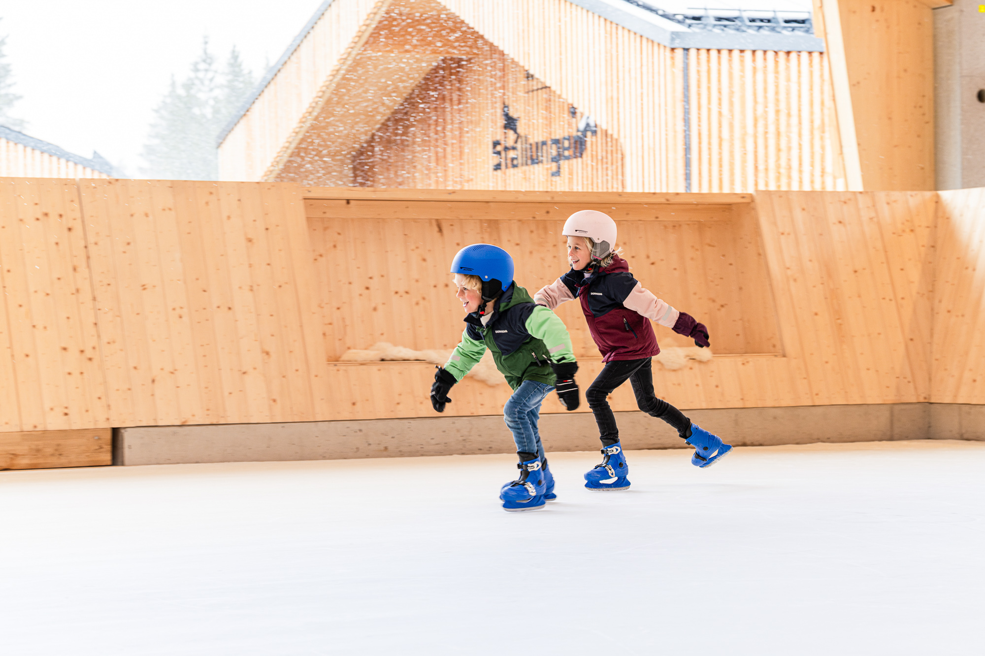 Eislaufbahn mit Verleih – Kinderhotel Allgäuer Berghof Eislaufbahn mit Verleih im Kinderhotel Allgäuer Berghof